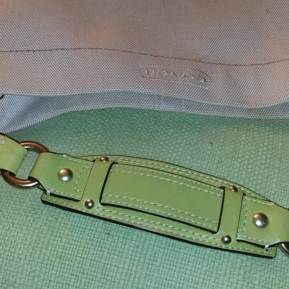 COACH PURSE SSSUUPER CUTE 🍋 - Picture 5 of 6